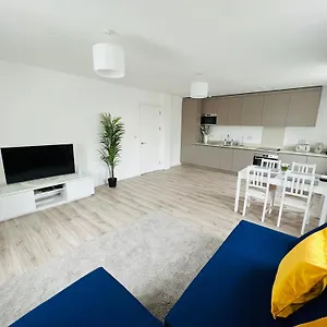 https://apt-stunning-new-penthouse.cambridgehotelsuk.com