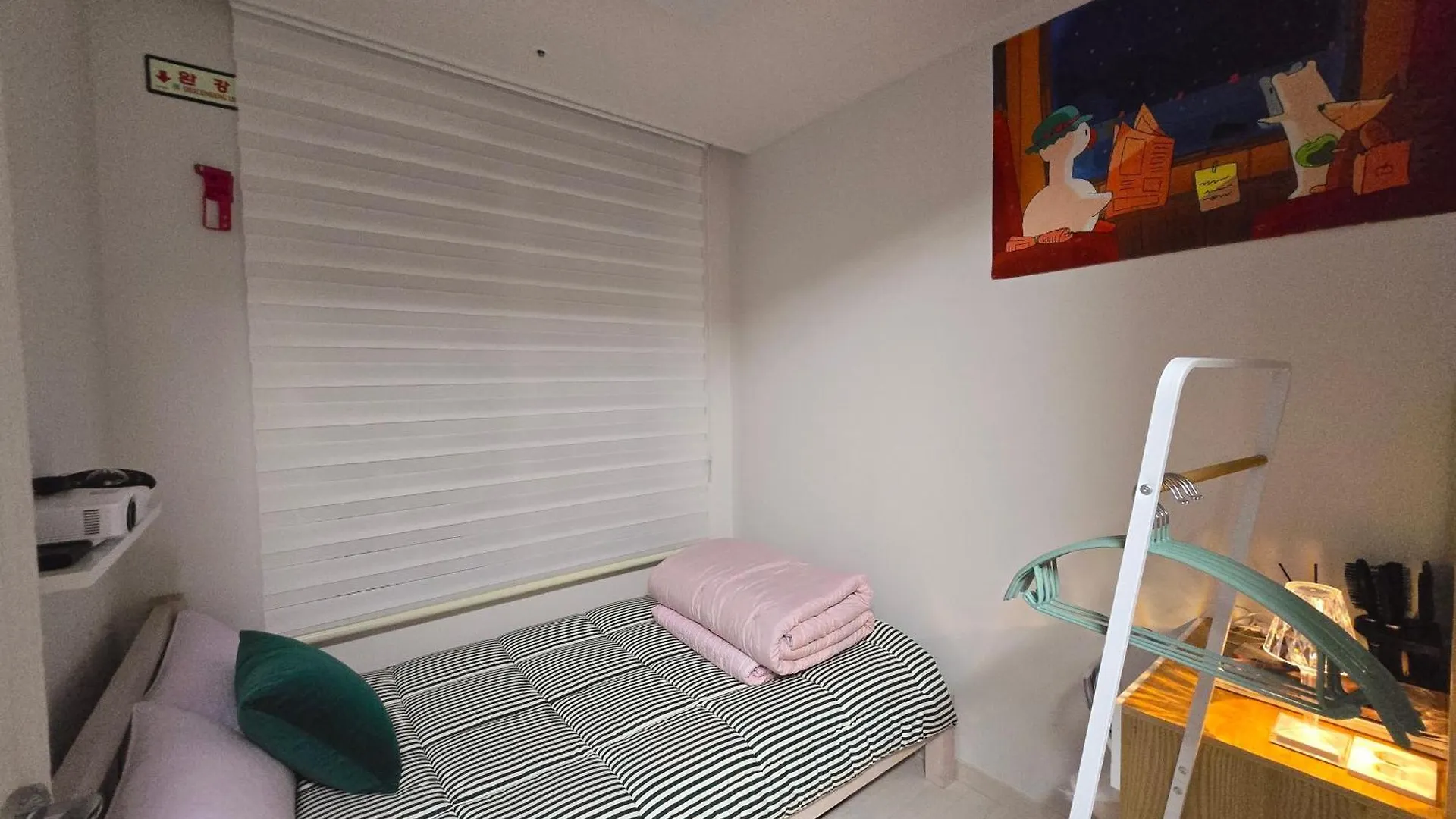 Gamseong House #Gimpo Airport 10 Min #Hwagok Station #Netflix #Beamprojet #Niceview Seoul Apartment