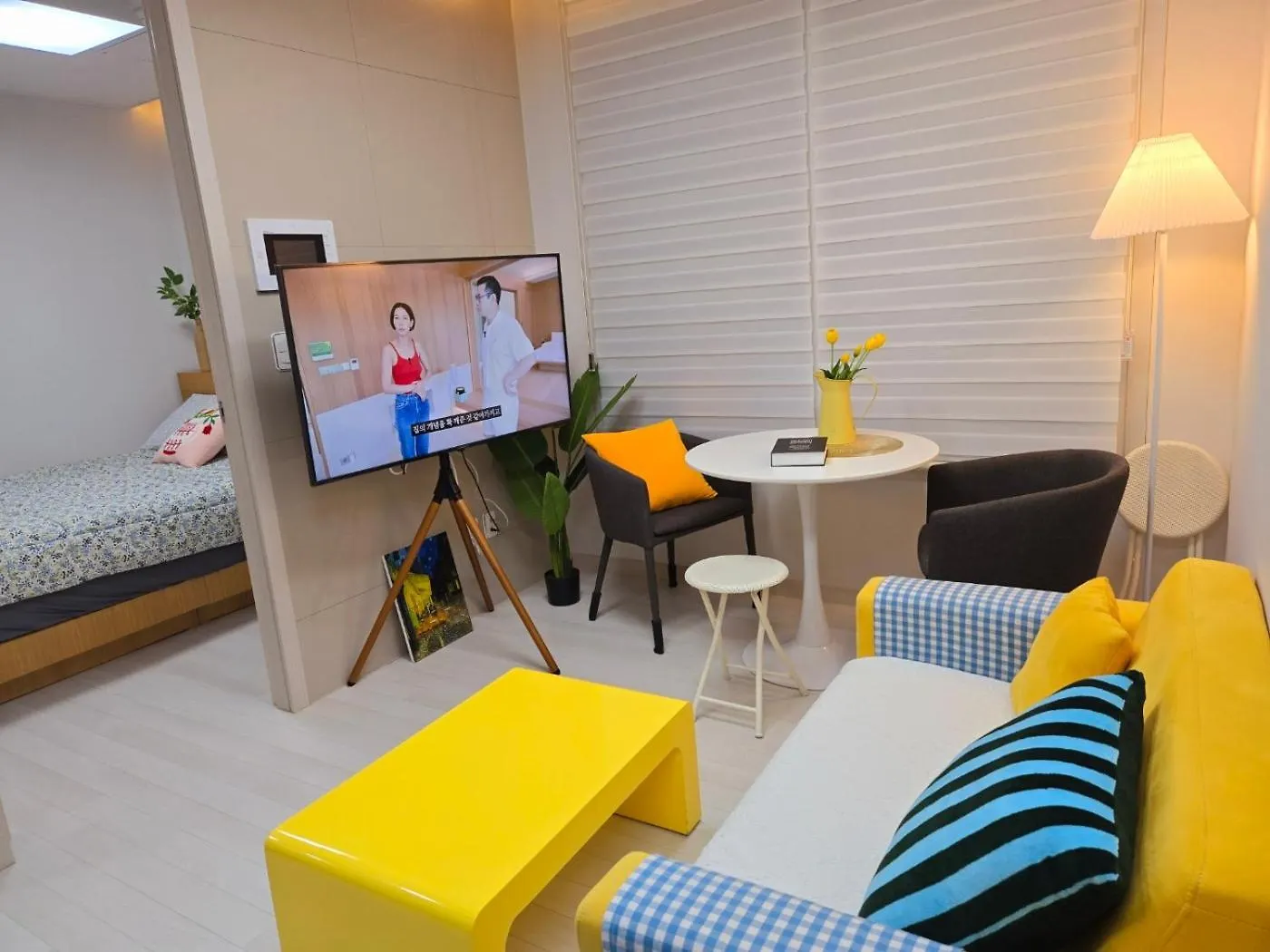 Apartment Gamseong House #Gimpo Airport 10 Min #Hwagok Station #Netflix #Beamprojet #Niceview Seoul
